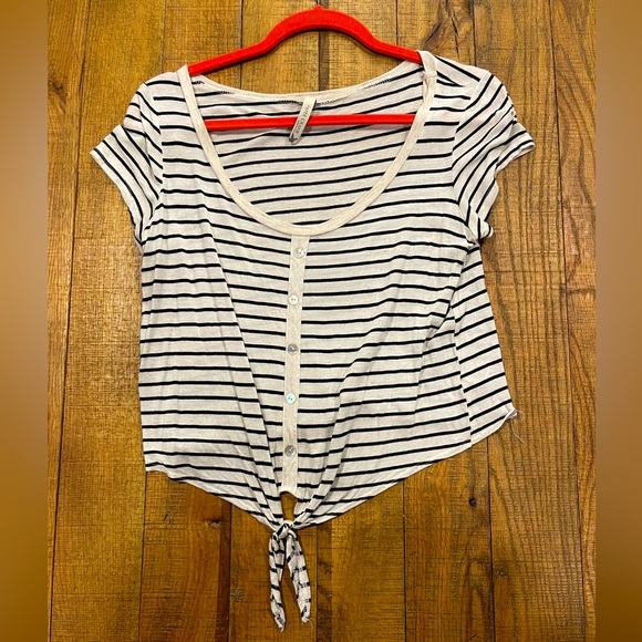 Tops - Women’s crop top